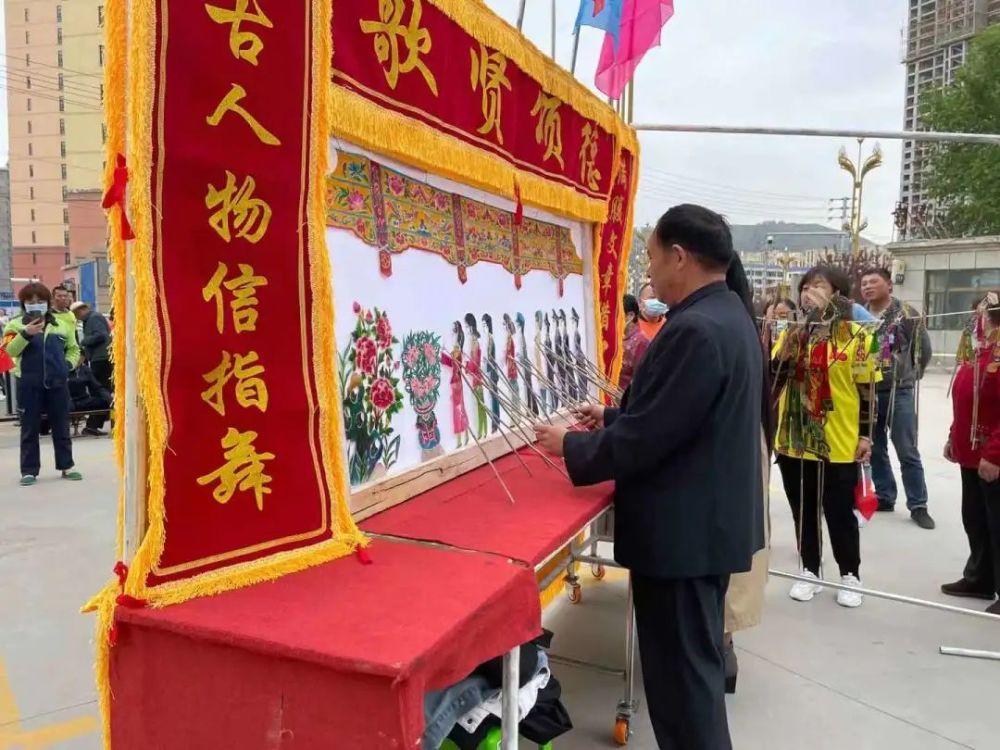 新澳門王中王期期中，揭秘彩票背后的秘密與策略，揭秘新澳門王中王彩票背后的秘密與策略，期期中探秘彩票世界