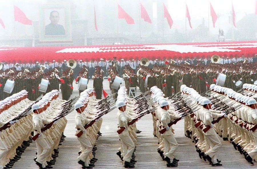 中國閱兵史上的霸氣瞬間，回顧1984年的閱兵盛況，中國閱兵史上的霸氣瞬間，回顧1984年閱兵盛況的震撼瞬間