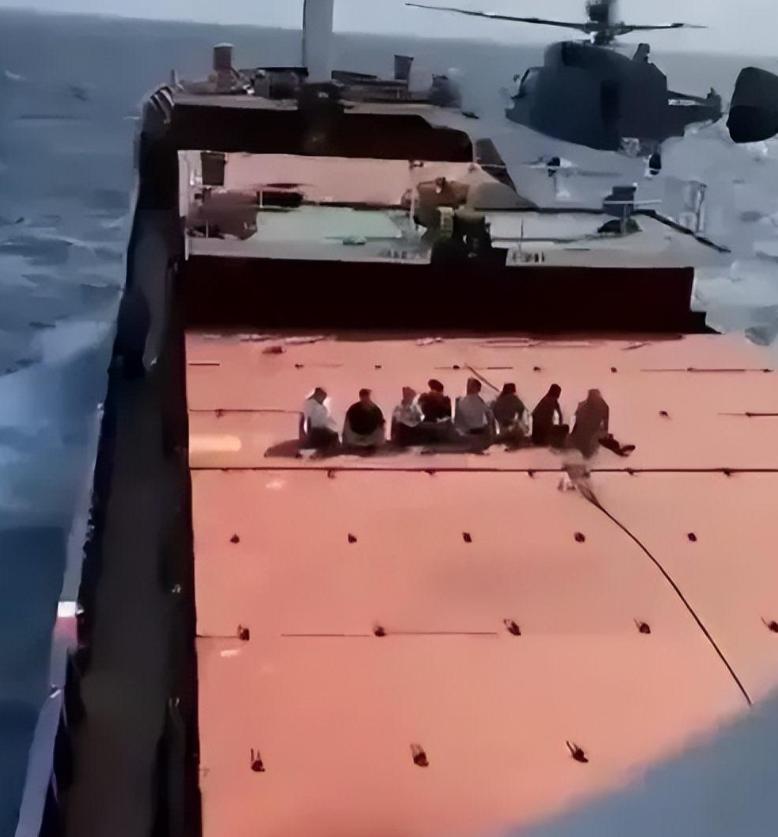 俄羅斯向美軍艦開火，事件背景與SEO解讀，俄羅斯對美軍艦開火事件背景解析與SEO視角解讀