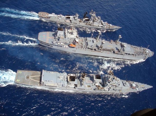 中國第三艘航空母艦下水，揭示強大國防新里程碑，中國第三艘航空母艦下水，國防實力再上新臺階