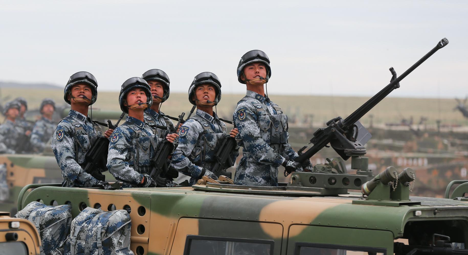建軍90年閱兵完整版，回顧歷史，展望未來，建軍90年閱兵回顧，歷史印記與未來展望