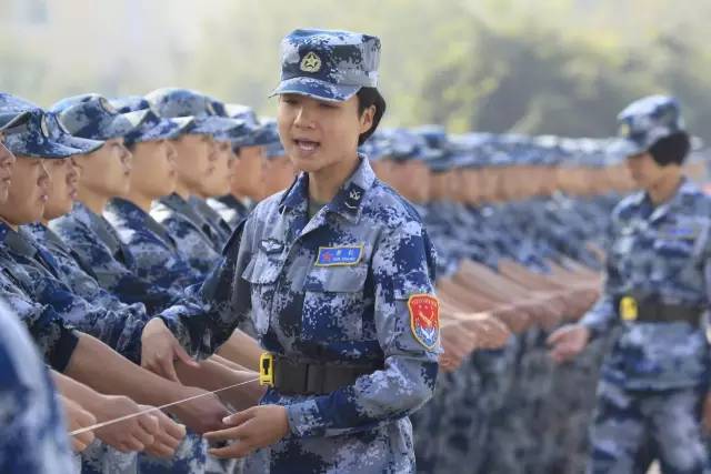 大學(xué)生女兵容易被錄取嗎？解析影響因素與機(jī)會(huì)平等，女大學(xué)生兵錄取機(jī)會(huì)解析，影響因素與平等權(quán)益探討