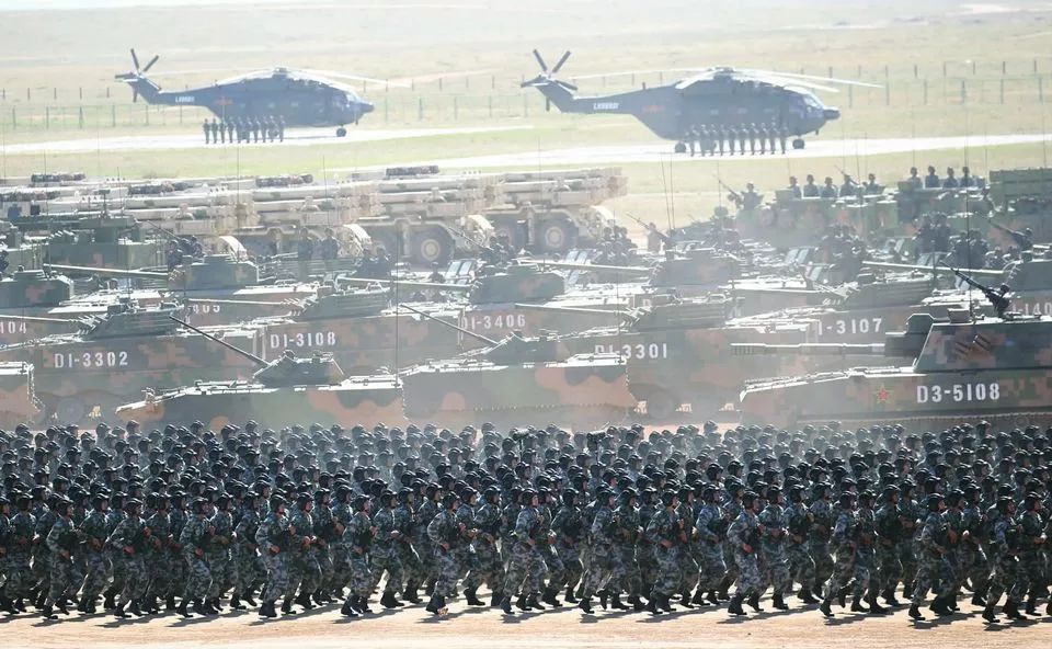 建軍90周年閱兵儀式，回顧輝煌歷程，展望嶄新未來(lái)，建軍90周年閱兵儀式，回顧輝煌歷程，展望嶄新未來(lái)，彰顯軍威國(guó)威的力量展示