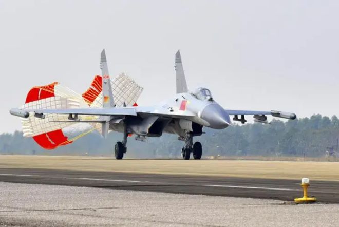 連云港軍用機(jī)場殲-11，揭秘軍事航空的神秘面紗，揭秘連云港軍用機(jī)場殲-11軍事航空的神秘面紗