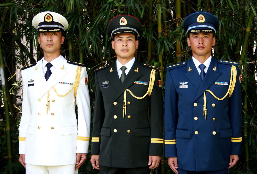 中國人民解放軍軍裝的演變與意義，中國人民解放軍軍裝演變及其意義探究