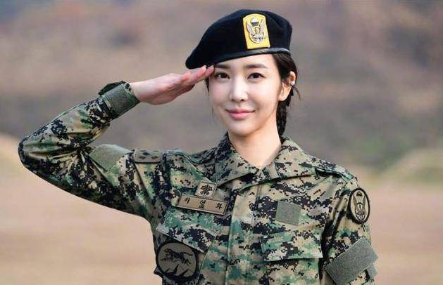 關(guān)于女兵征兵條件，探索未來(lái)的挑戰(zhàn)與機(jī)遇——以2024年為例，女兵征兵條件，探索未來(lái)挑戰(zhàn)與機(jī)遇——聚焦2024年展望