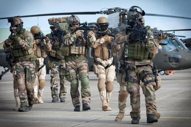 世界軍事強(qiáng)國(guó)前十排名2022，全球軍事力量概覽，全球軍事力量概覽，2022年世界軍事強(qiáng)國(guó)前十排名榜單