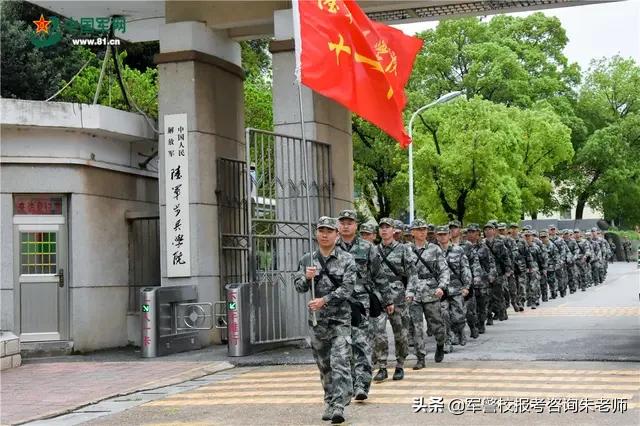 軍事院校分?jǐn)?shù)線詳解，如何把握入學(xué)門檻？，軍事院校分?jǐn)?shù)線詳解，如何把握入學(xué)門檻與提高錄取機(jī)會？