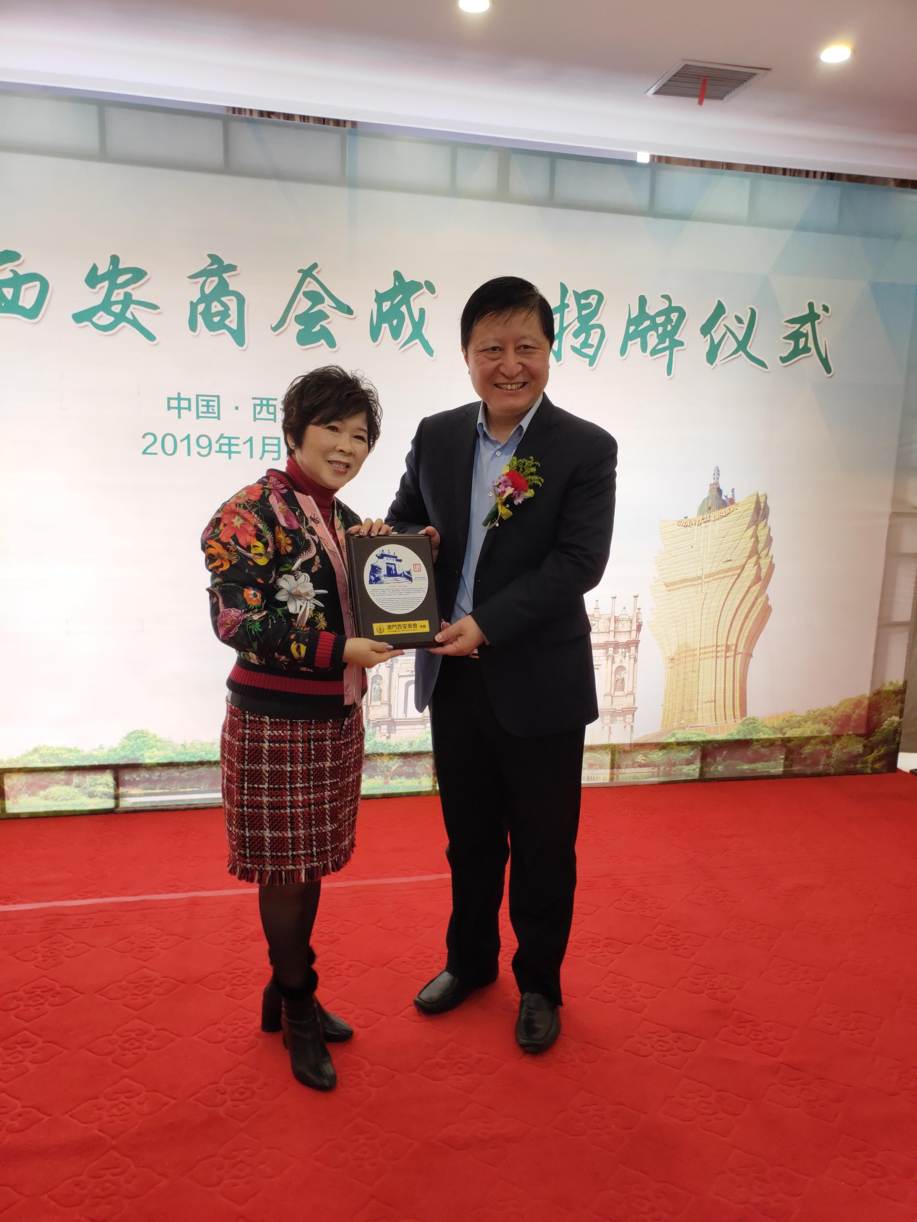 澳門一肖100準(zhǔn)免費(fèi)——揭秘彩票背后的秘密，澳門彩票揭秘，一肖預(yù)測(cè)背后的真相