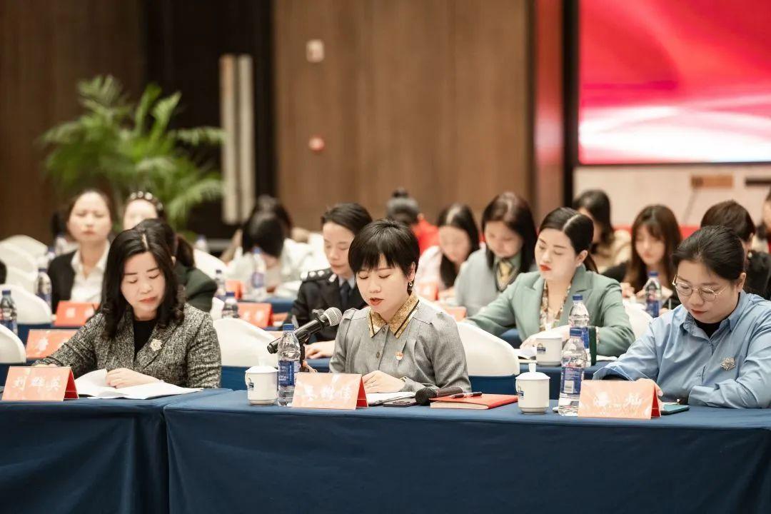 正版管家婆軟件，全面解析其優(yōu)勢與價值，正版管家婆軟件，優(yōu)勢與價值全面解析