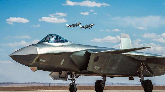 殲-21戰(zhàn)機(jī)介紹，未來空中力量的璀璨明珠，殲-21戰(zhàn)機(jī)，未來空中力量的璀璨明珠介紹