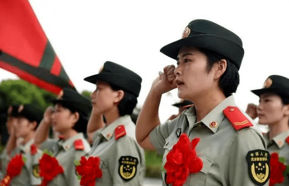 關(guān)于在校大學(xué)生是否應(yīng)該去當(dāng)兵的探討與建議——以不推薦在校大學(xué)生去當(dāng)兵為中心，關(guān)于在校大學(xué)生是否應(yīng)去當(dāng)兵的探討與觀點(diǎn)，不推薦在校大學(xué)生入伍的建議分析