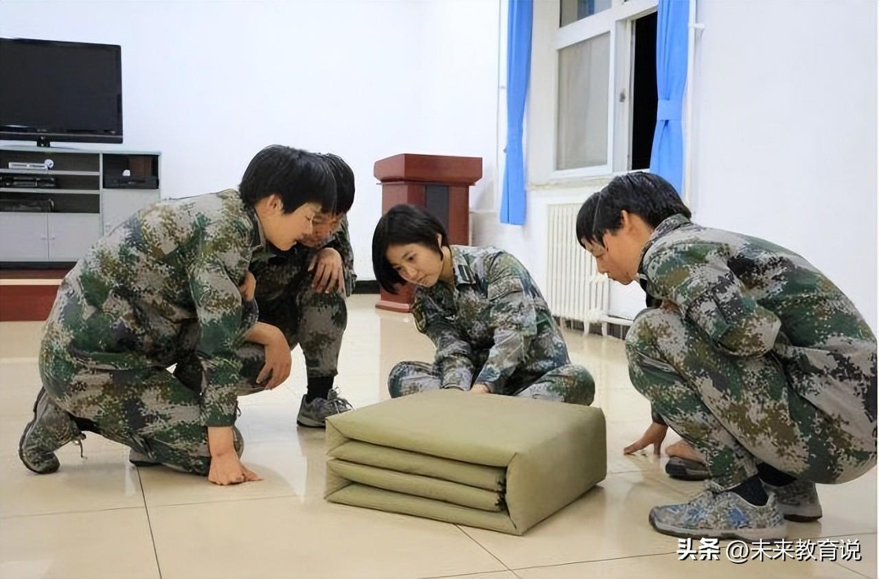 近視眼可以考軍校嗎？全面解讀軍校視力要求與應(yīng)對策略，近視眼患者能否報(bào)考軍校？全面解讀軍校視力要求及應(yīng)對方法