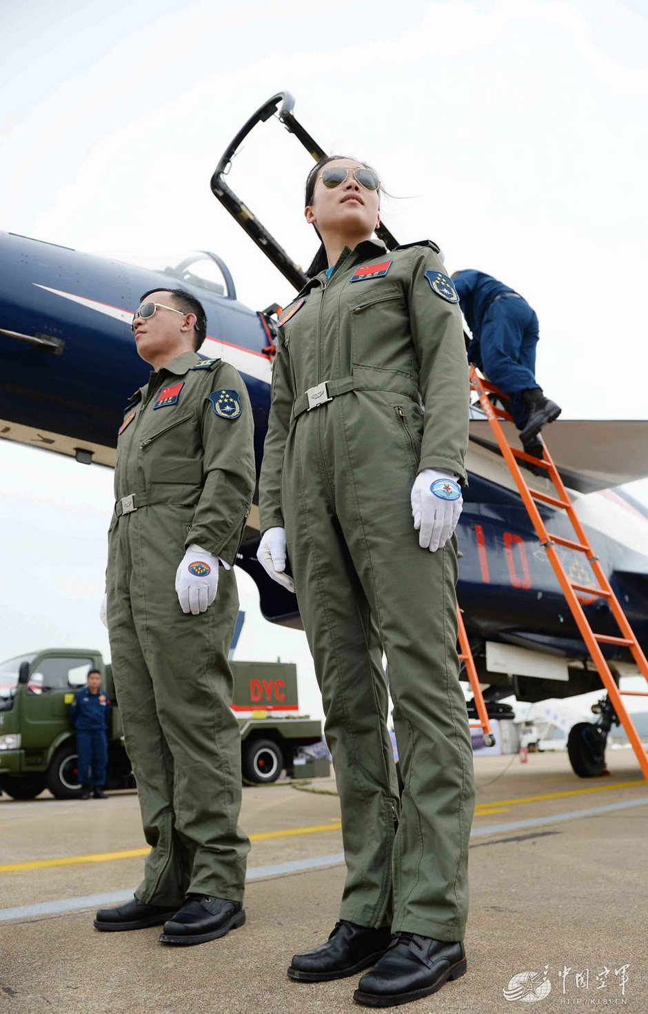 揭秘殲-10女飛行員神秘事件，真相探尋與反思，揭秘殲-10女飛行員神秘事件，探尋真相與反思之路